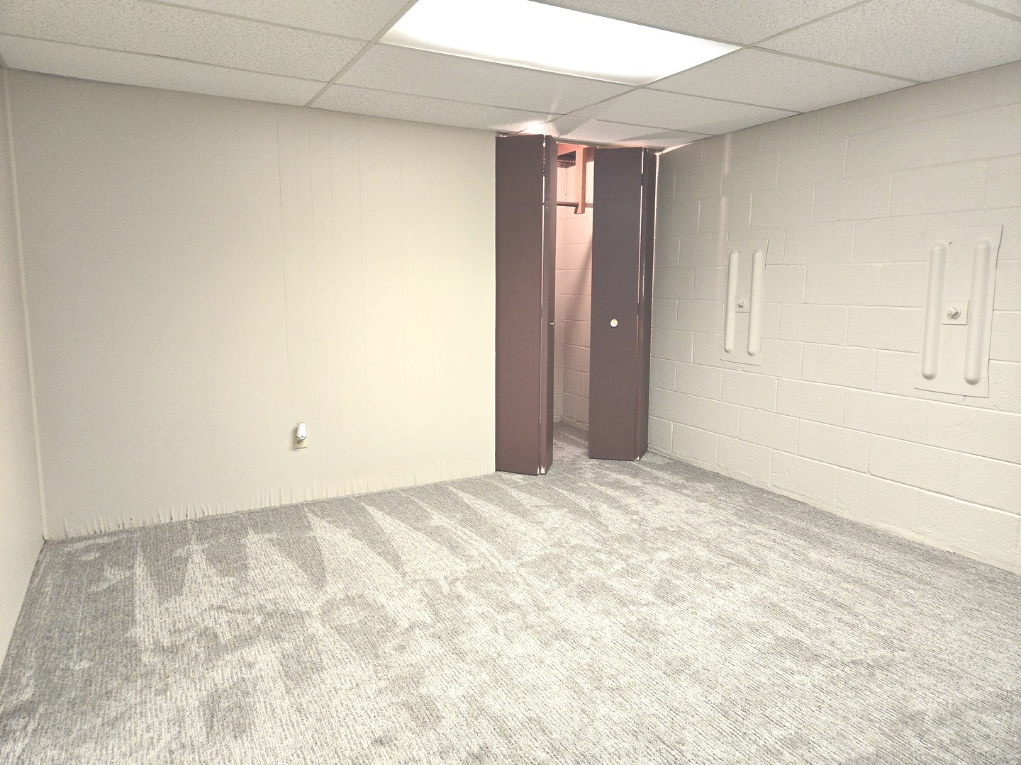 Bonus room with closet/Basement