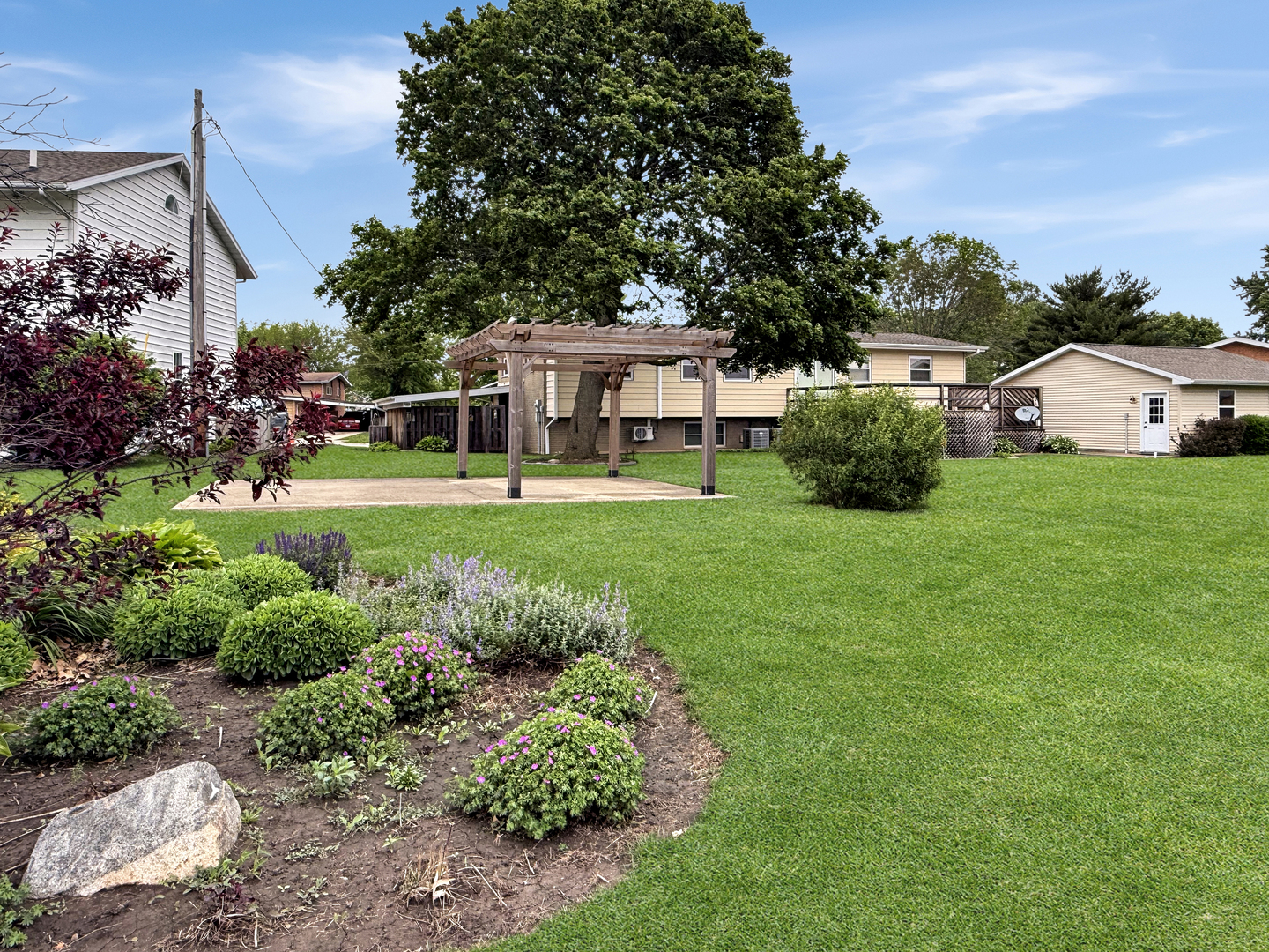Photo 6 of 1616 Golfview Circle