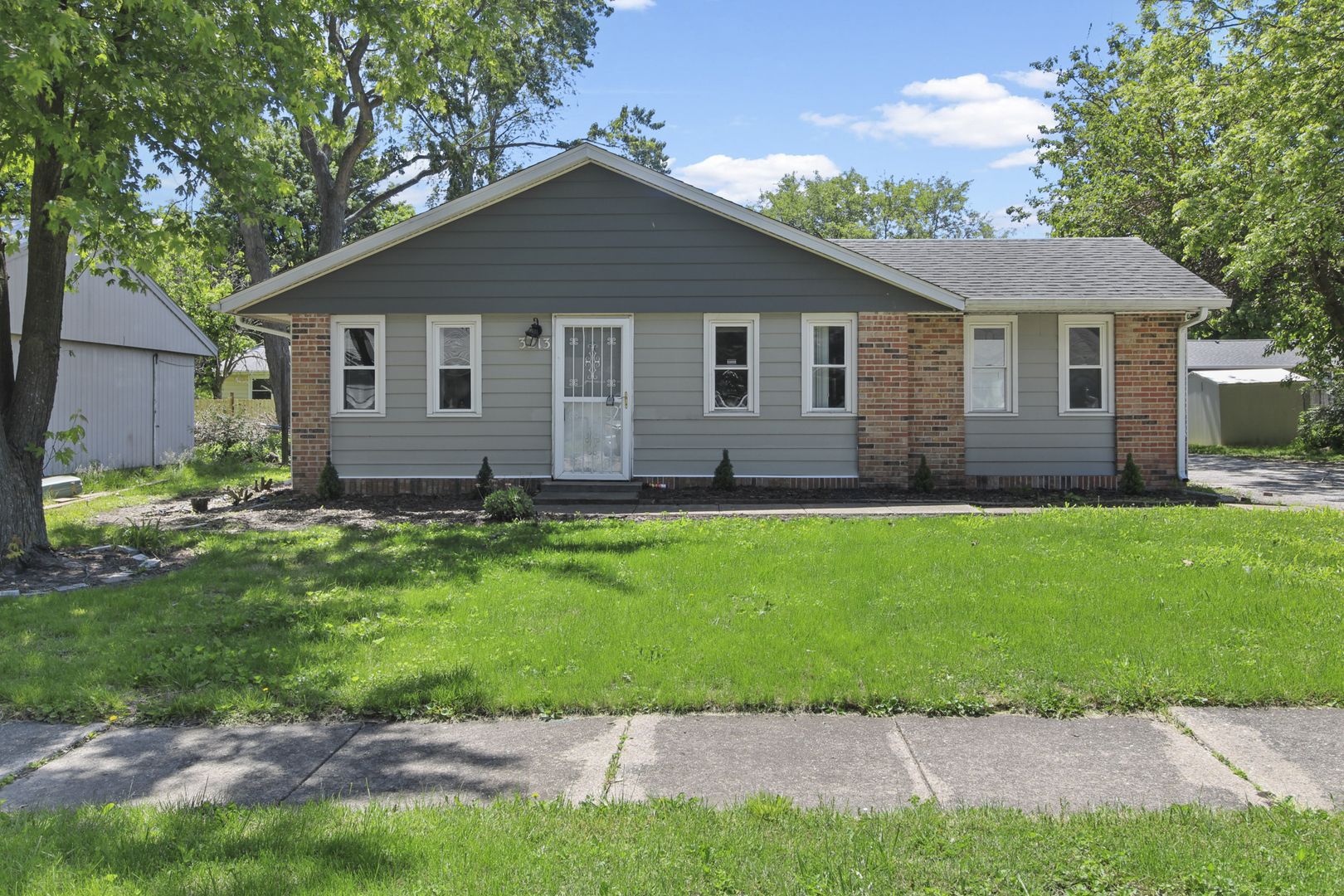 Photo of 3213 Kimberly Drive, Champaign, IL