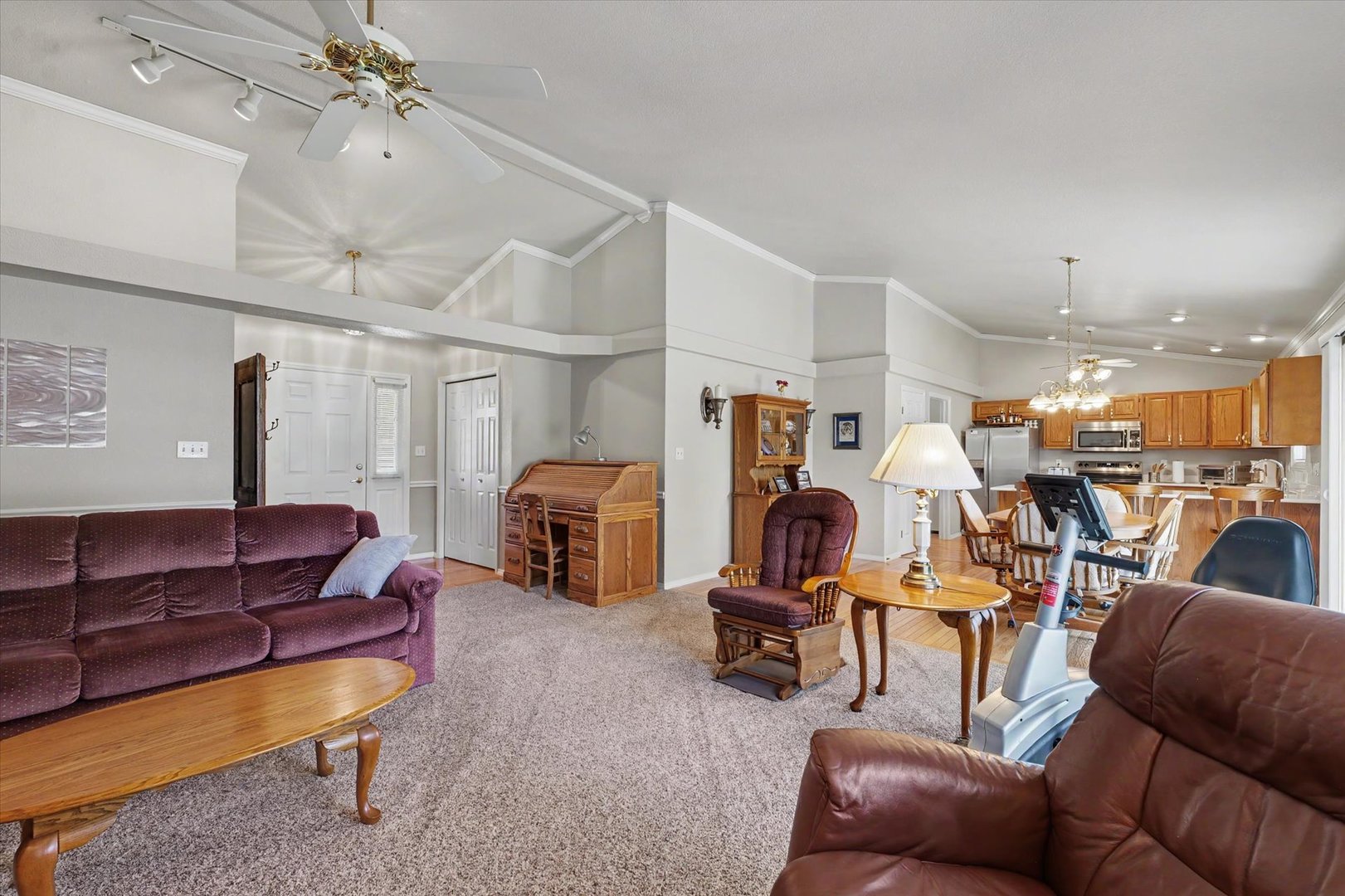 Photo 8 of 1507 E Grand Avenue