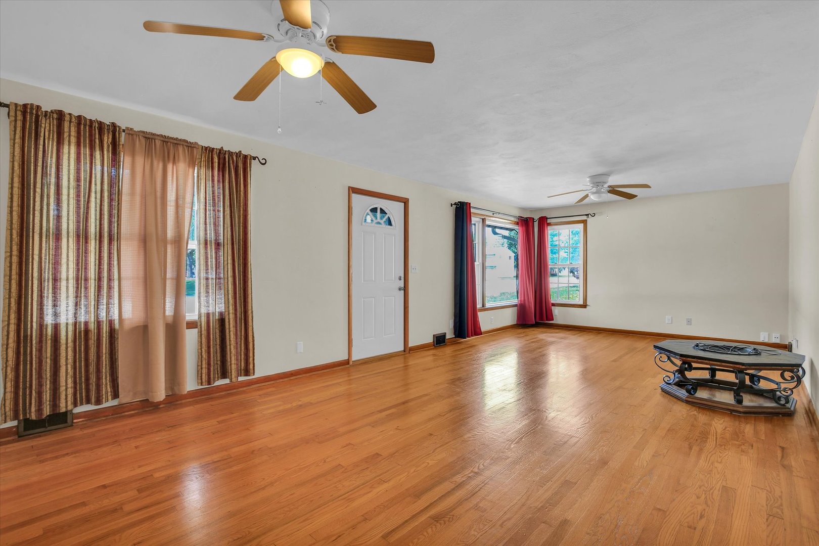 Photo 8 of 1108 S Mattis Avenue