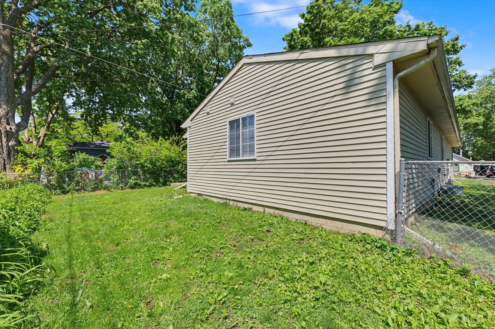 Photo 25 of 905 S Cottage Grove Avenue