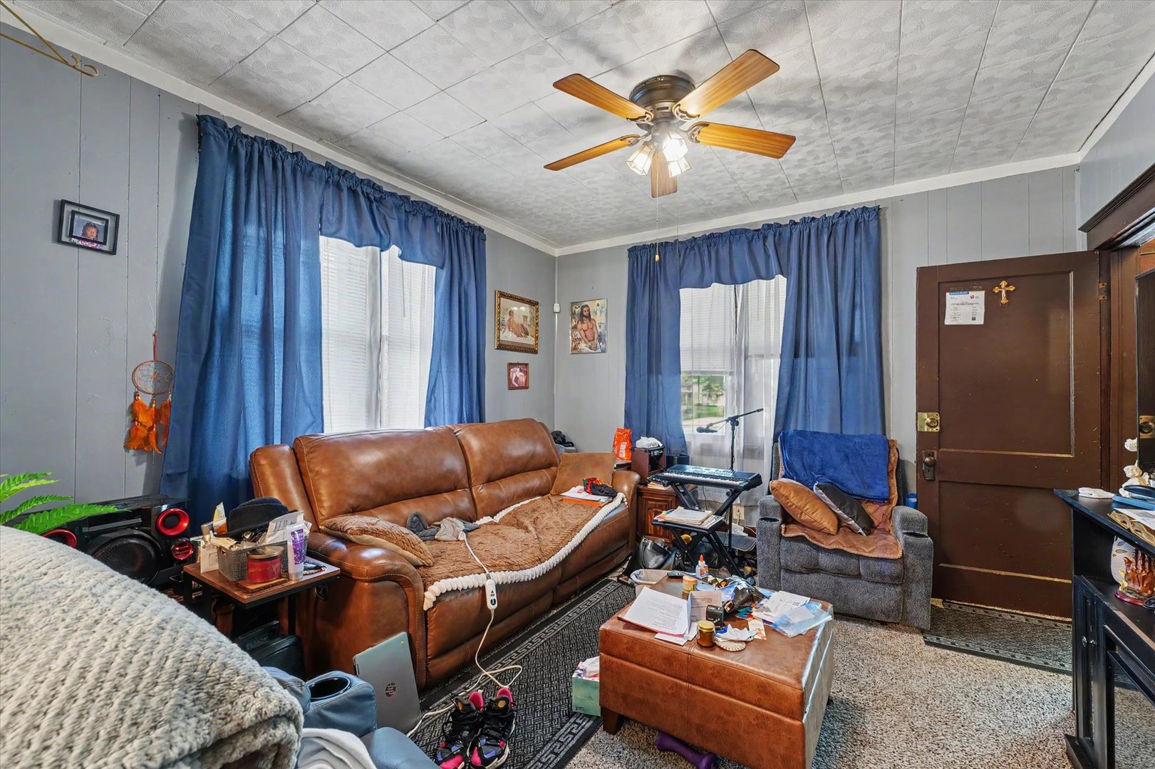 Photo 5 of 212 E Hill Street