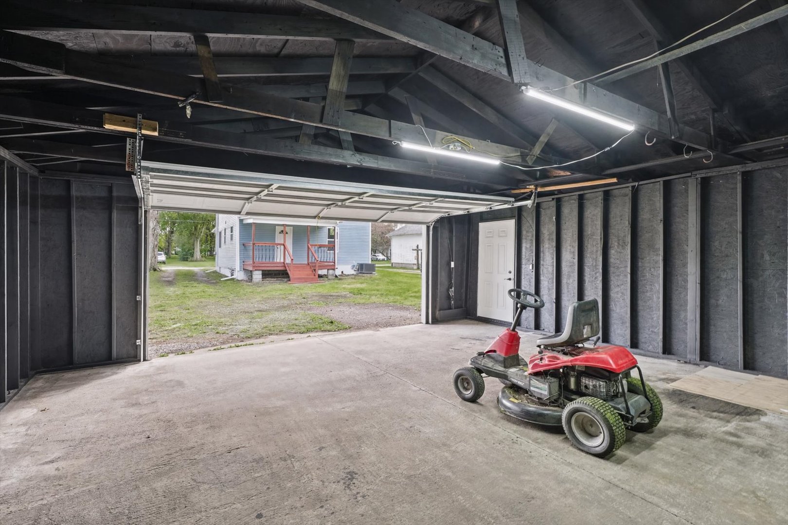 Property photo 44