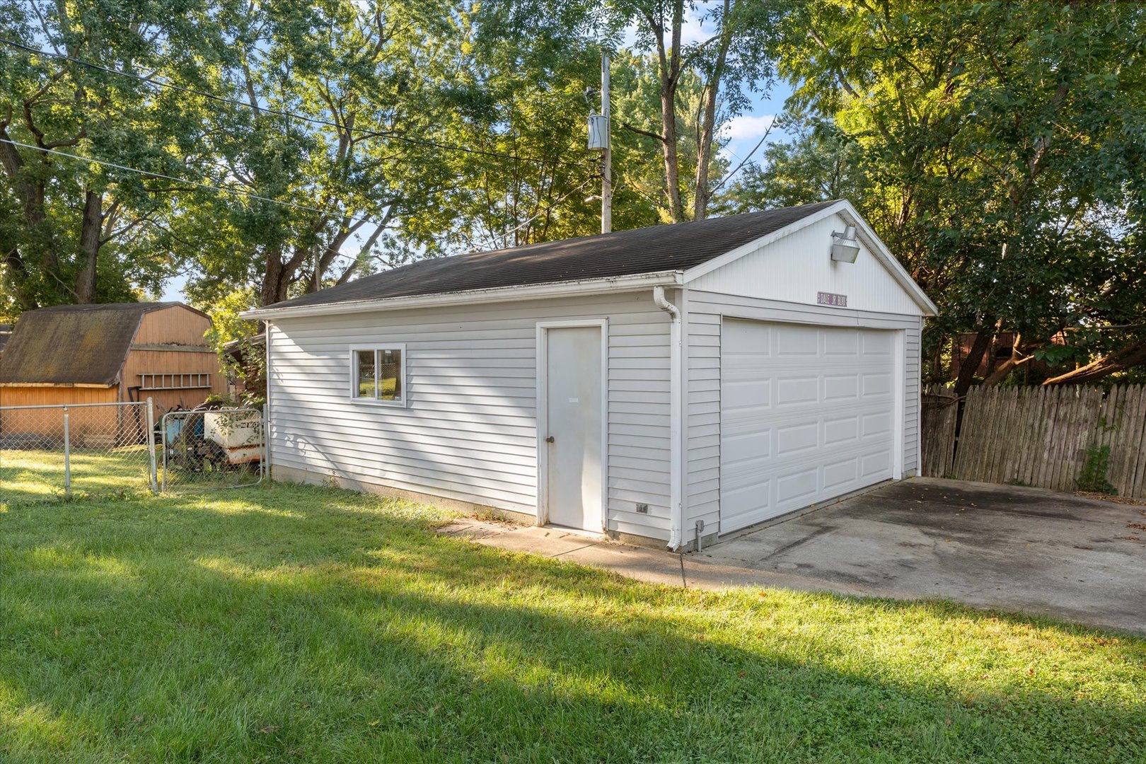 Property photo 33