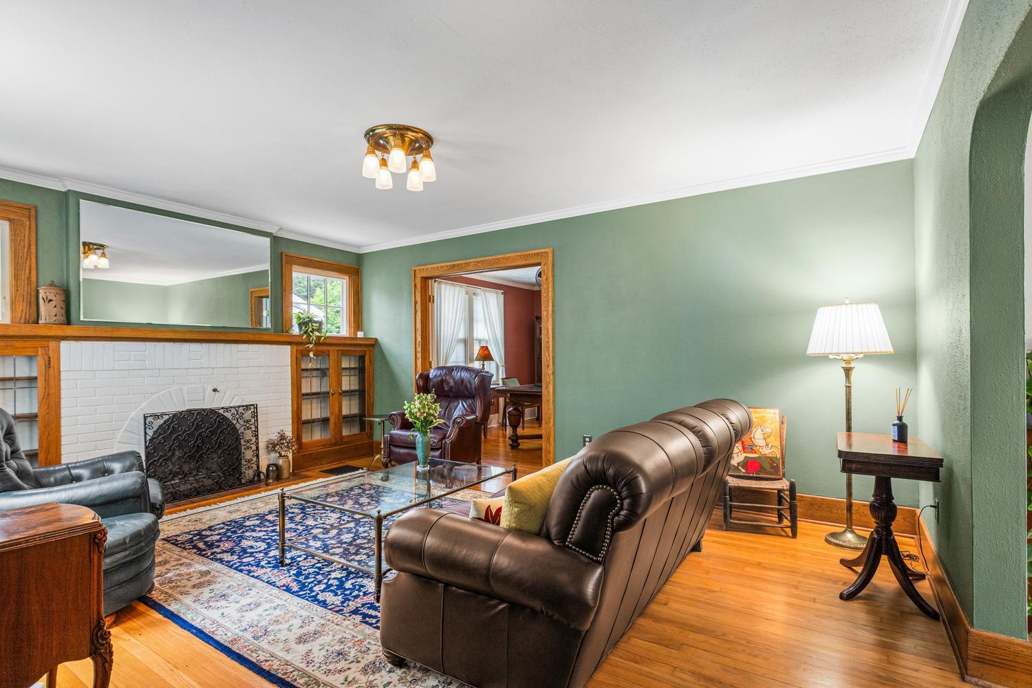 Photo 8 of 508 W Vermont Avenue