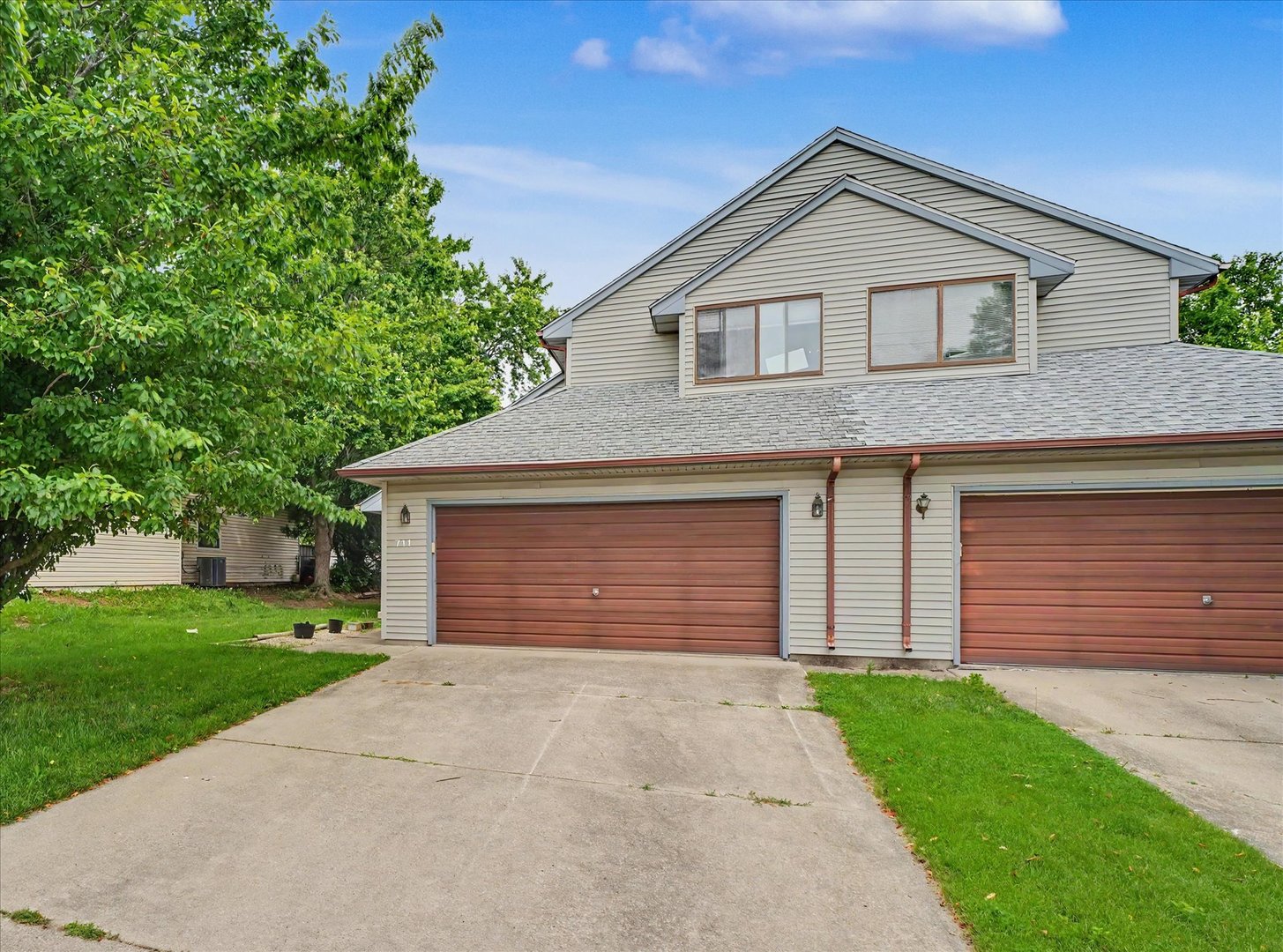 Photo of 711 Higgins Road, Champaign, IL