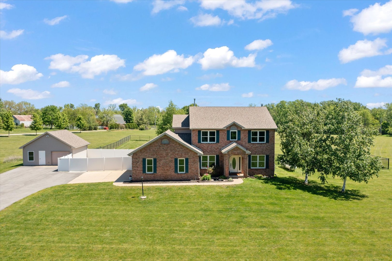 Photo of 302 County Road 2650 , Mahomet, IL