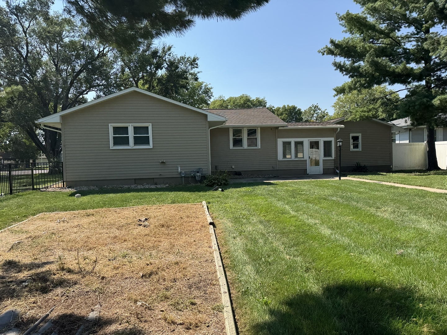 Property photo 37