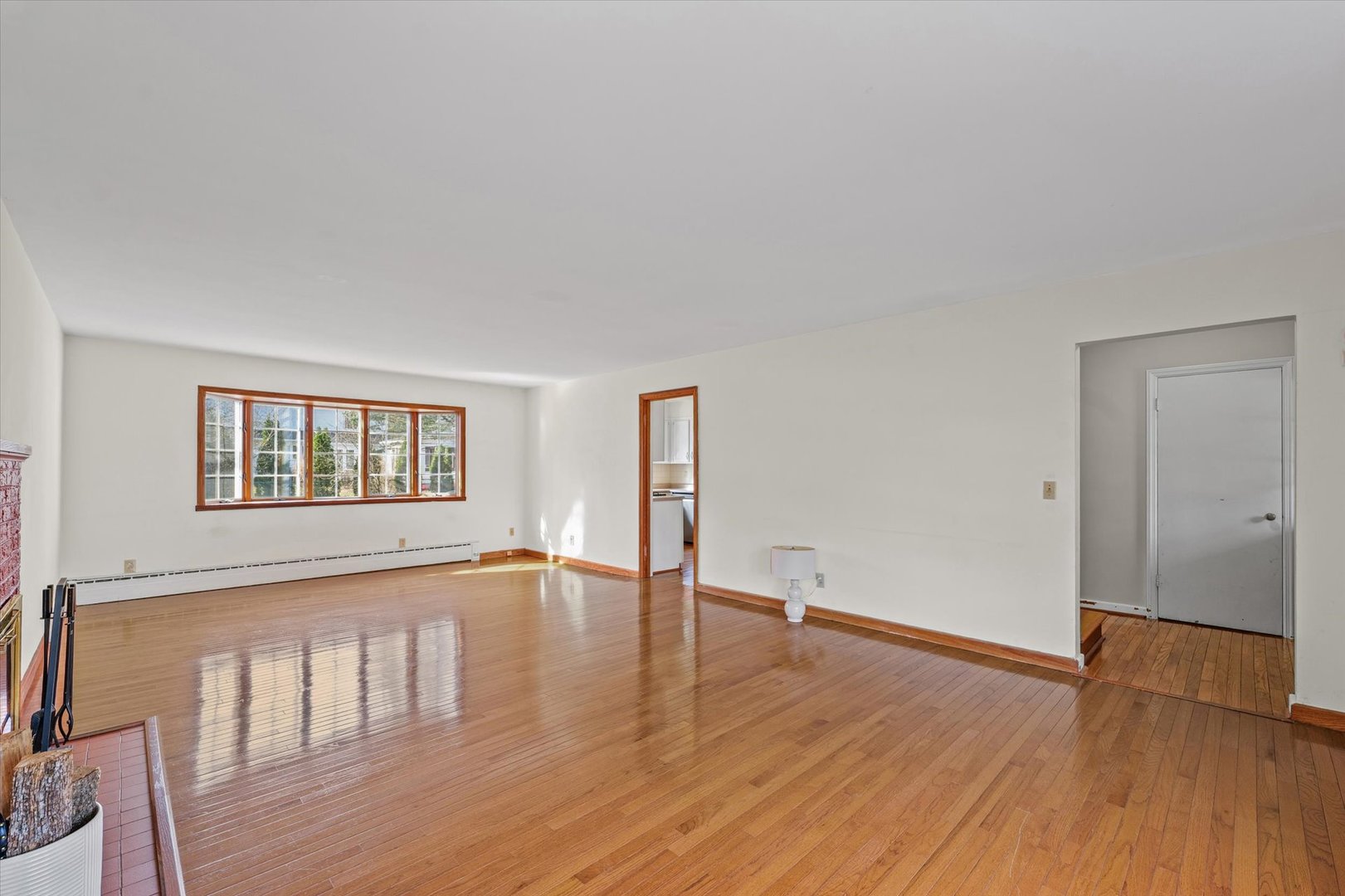 Photo 7 of 207 W Vermont Avenue