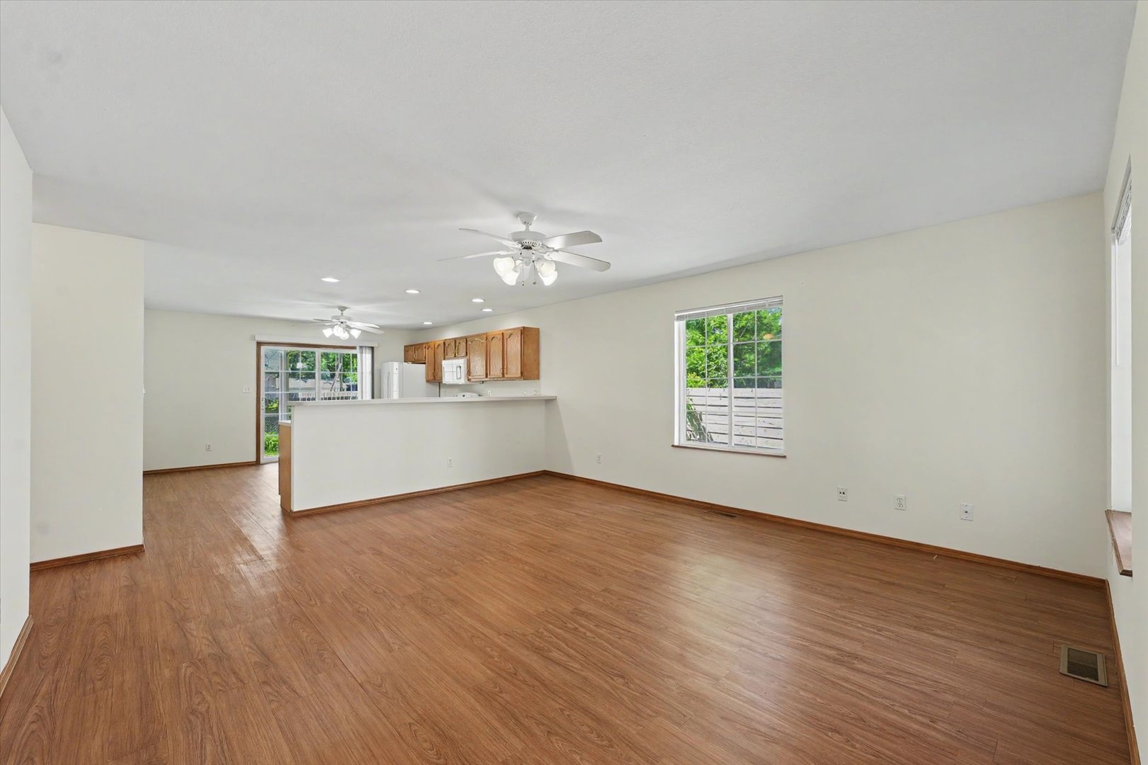 Photo 5 of 905 S Cottage Grove Avenue