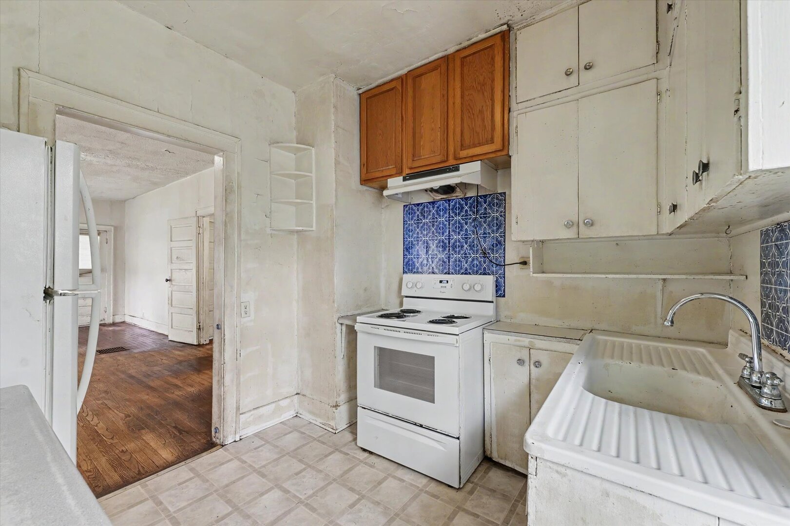 Photo 17 of 402 S Johnson Avenue