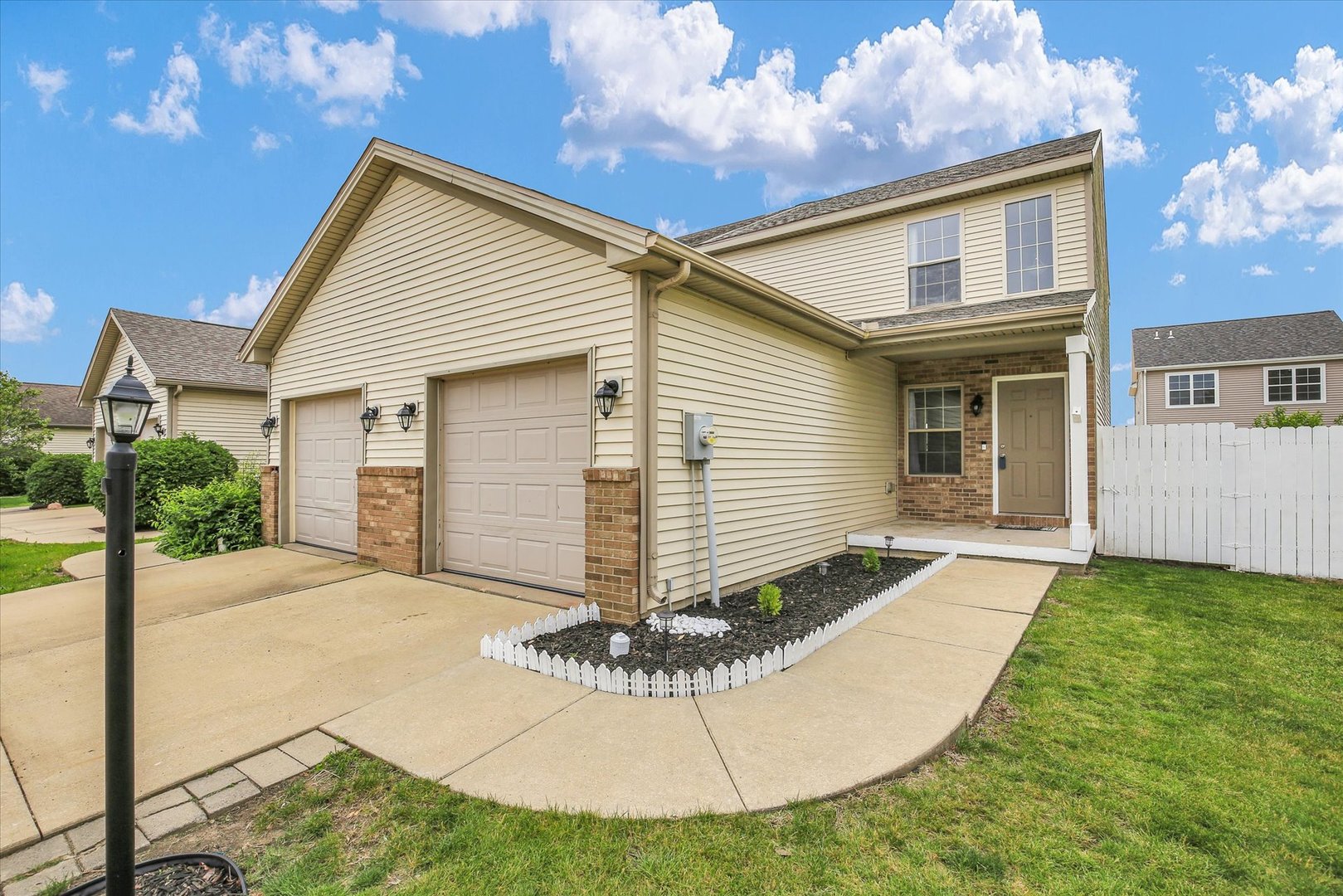 Photo of 3715 Boulder Ridge Drive, Champaign, IL