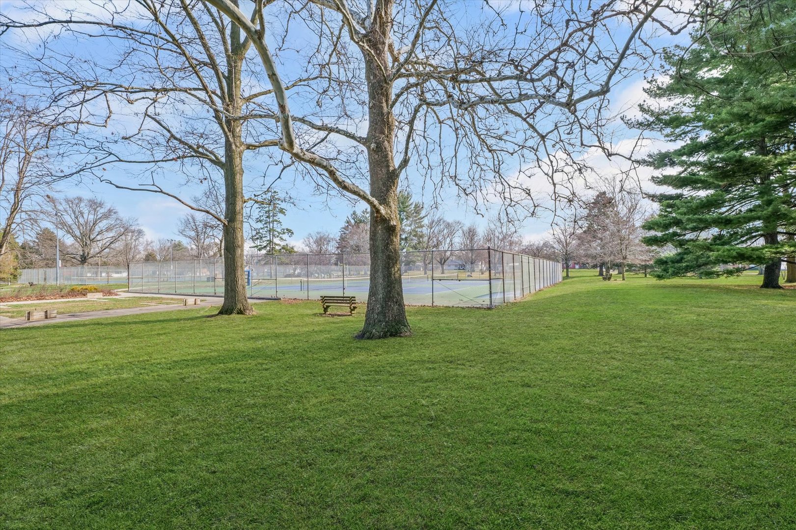 Photo 37 of 207 W Vermont Avenue
