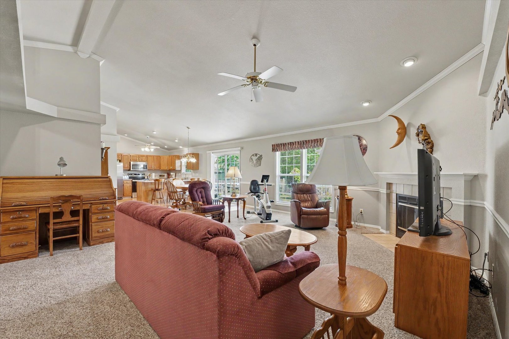 Photo 6 of 1507 E Grand Avenue