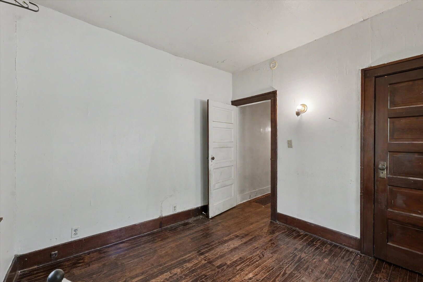 Photo 21 of 402 S Johnson Avenue