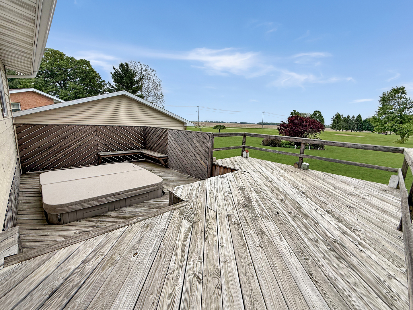 Photo 9 of 1616 Golfview Circle