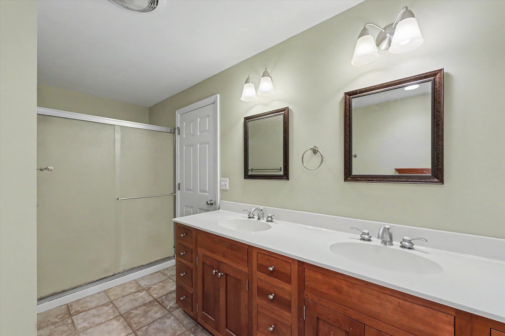 Primary suite