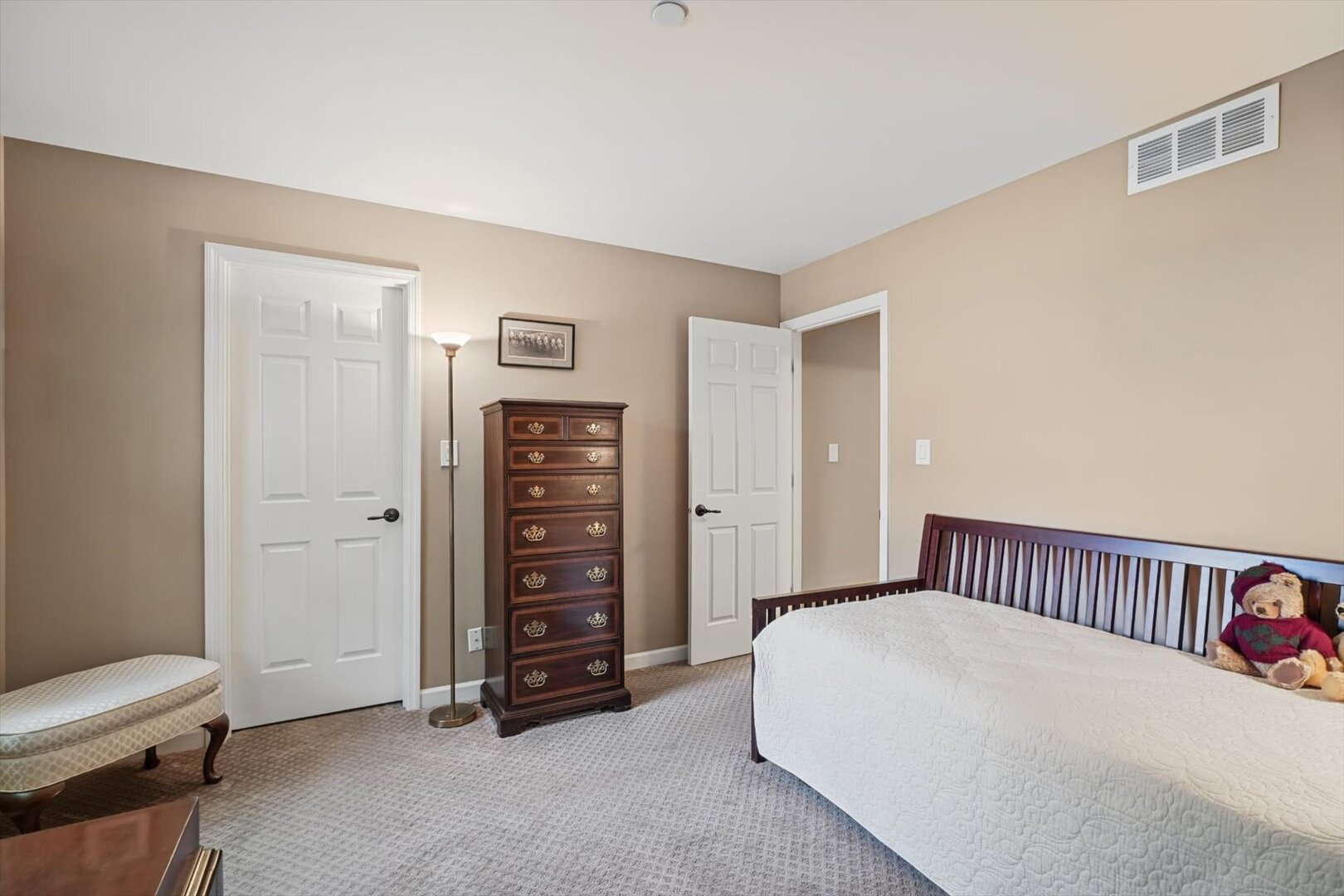 Walk-in closet