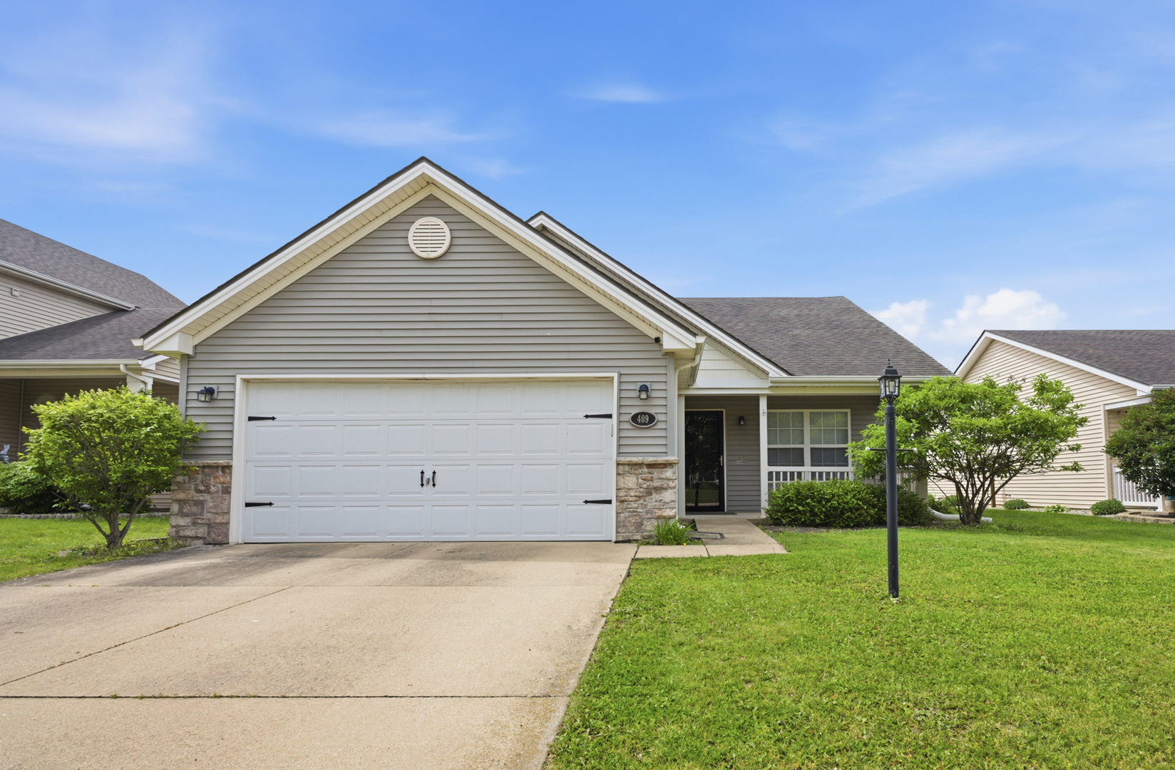 Photo of 409 Lauterbur Lane, Champaign, IL