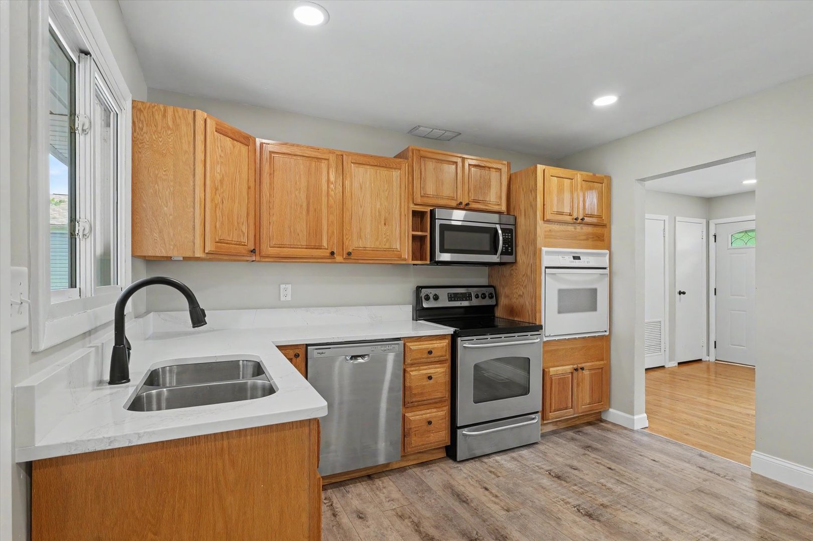 Photo 8 of 806 E Ethel Street