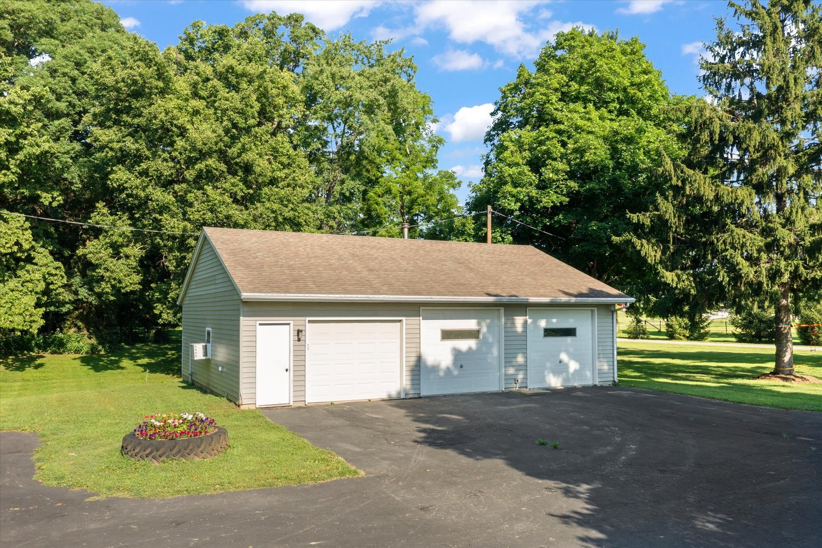 Property photo 37