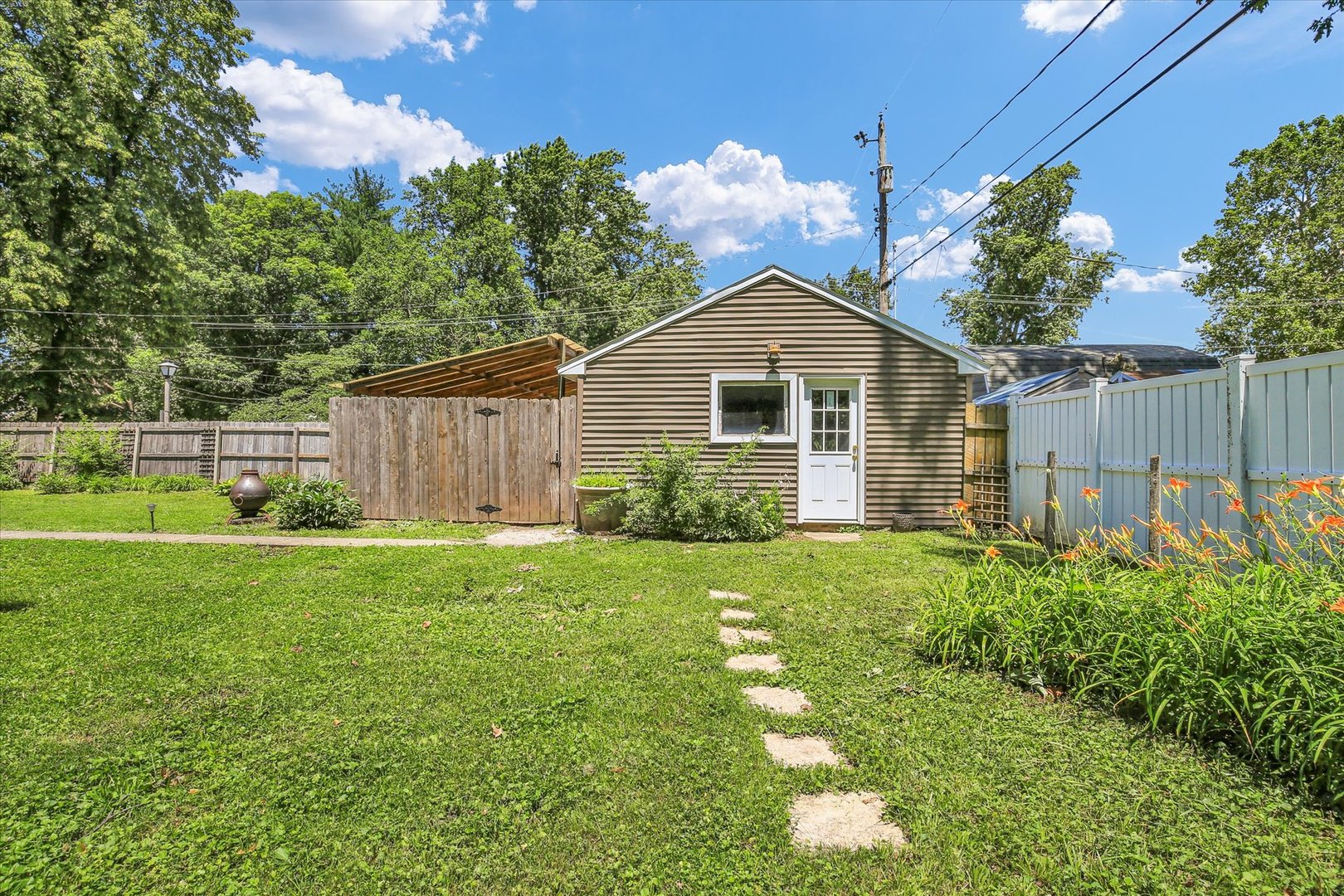 Property photo 33