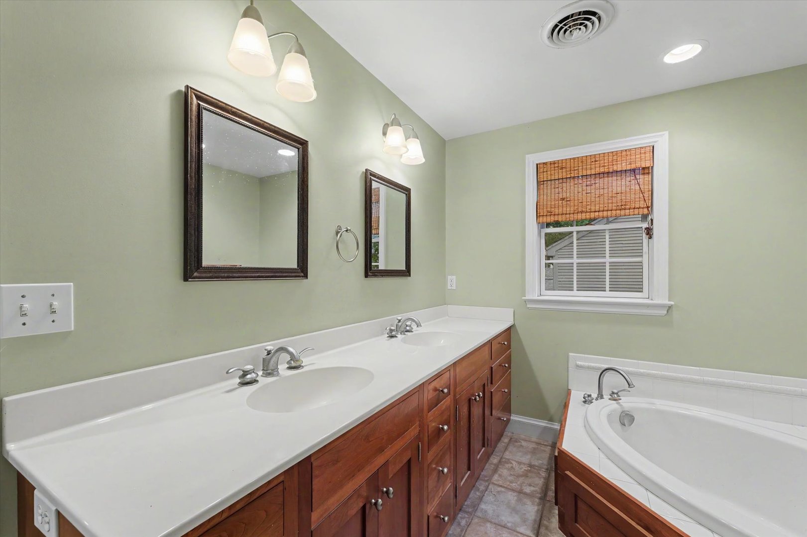 Primary suite