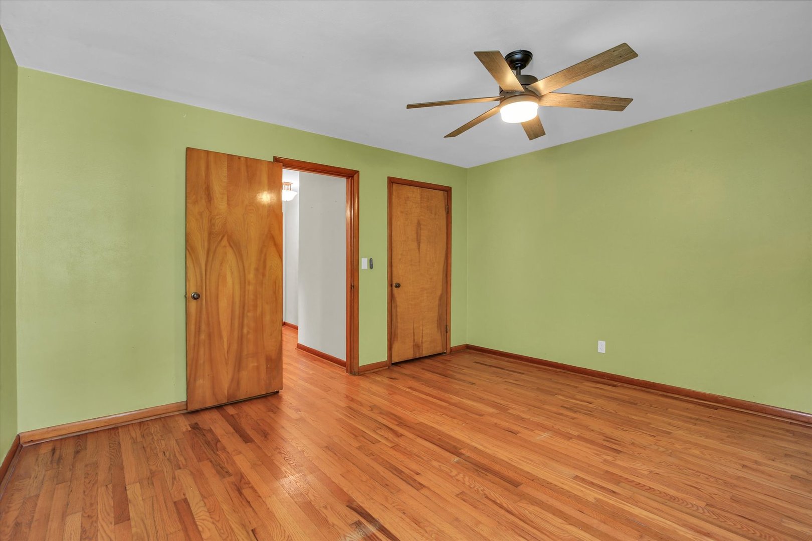 Photo 17 of 1108 S Mattis Avenue