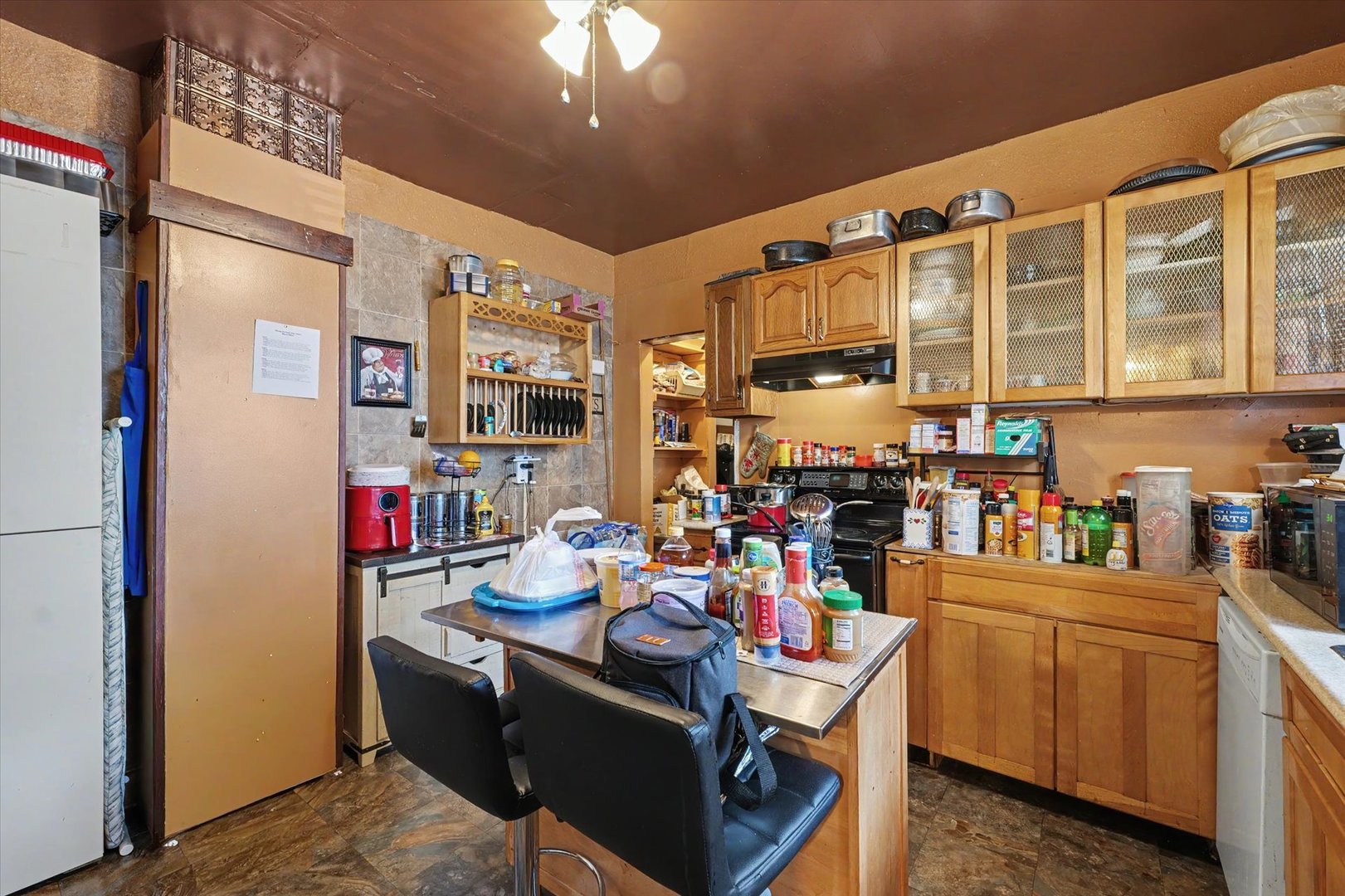 Photo 11 of 212 E Hill Street