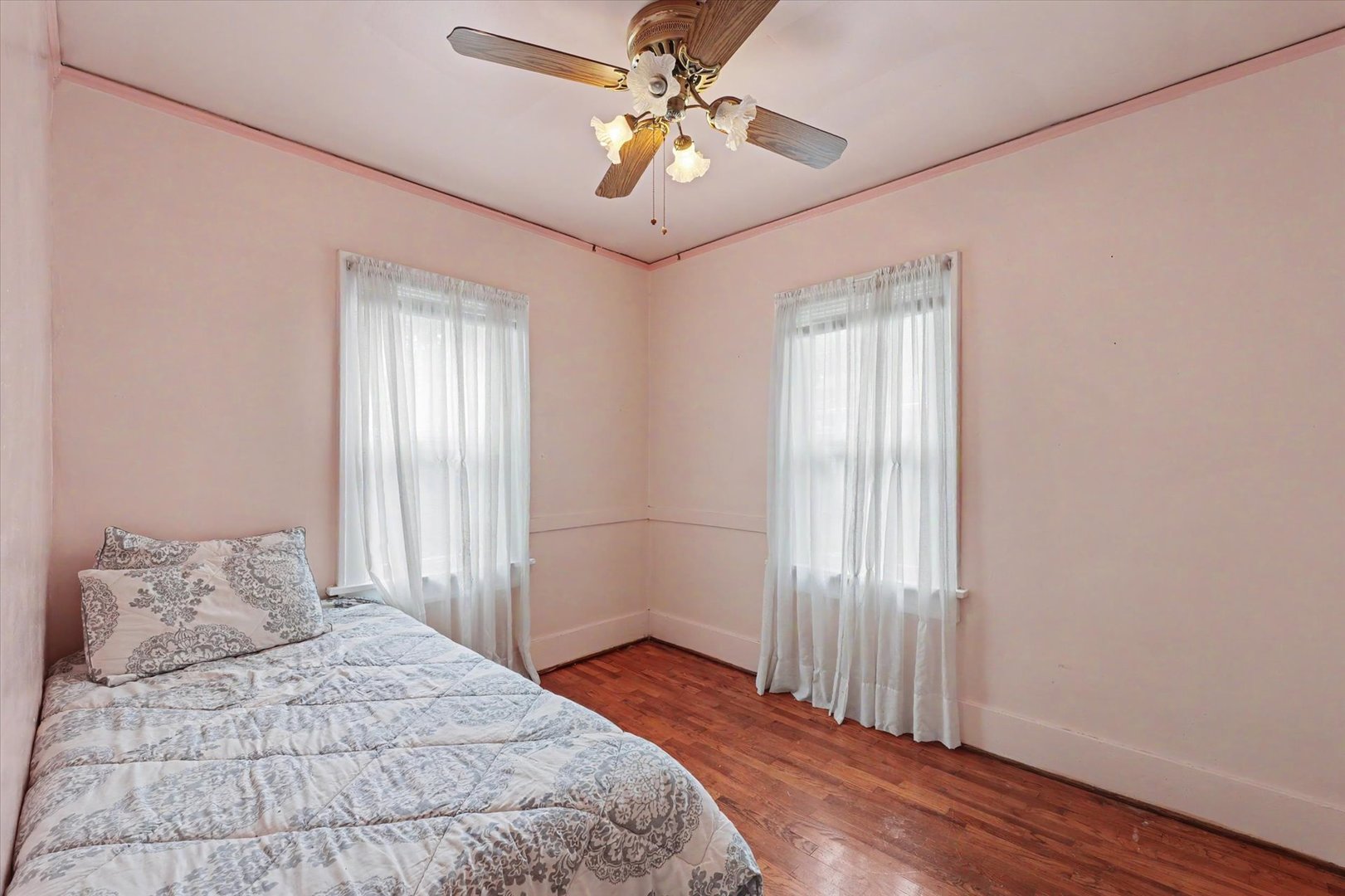 Photo 17 of 206 N Victor Street
