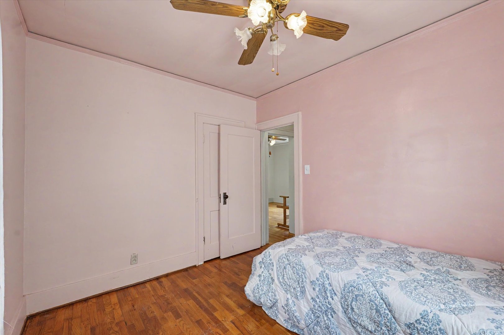 Photo 18 of 206 N Victor Street