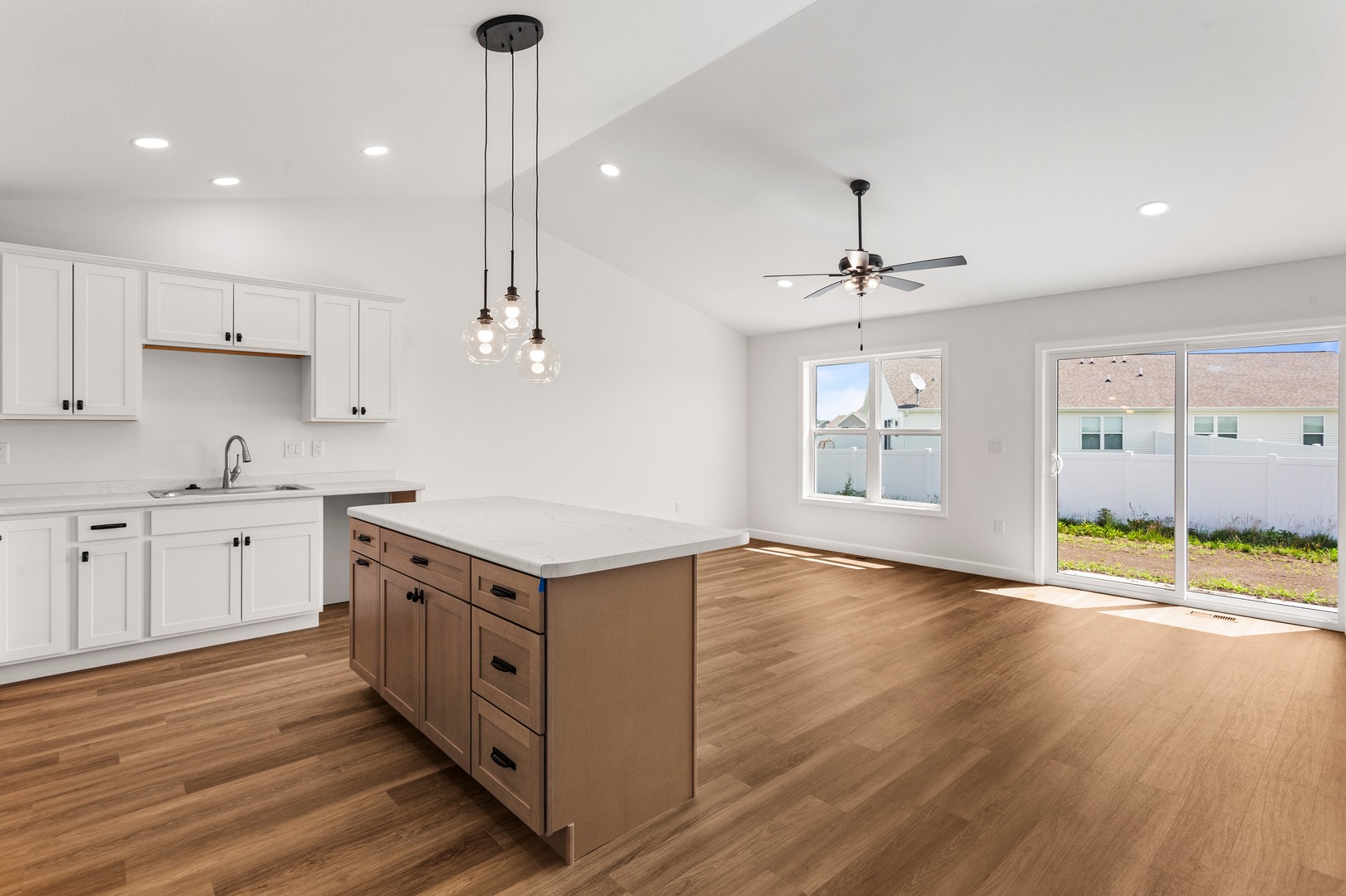 Kitchen/Eating Area