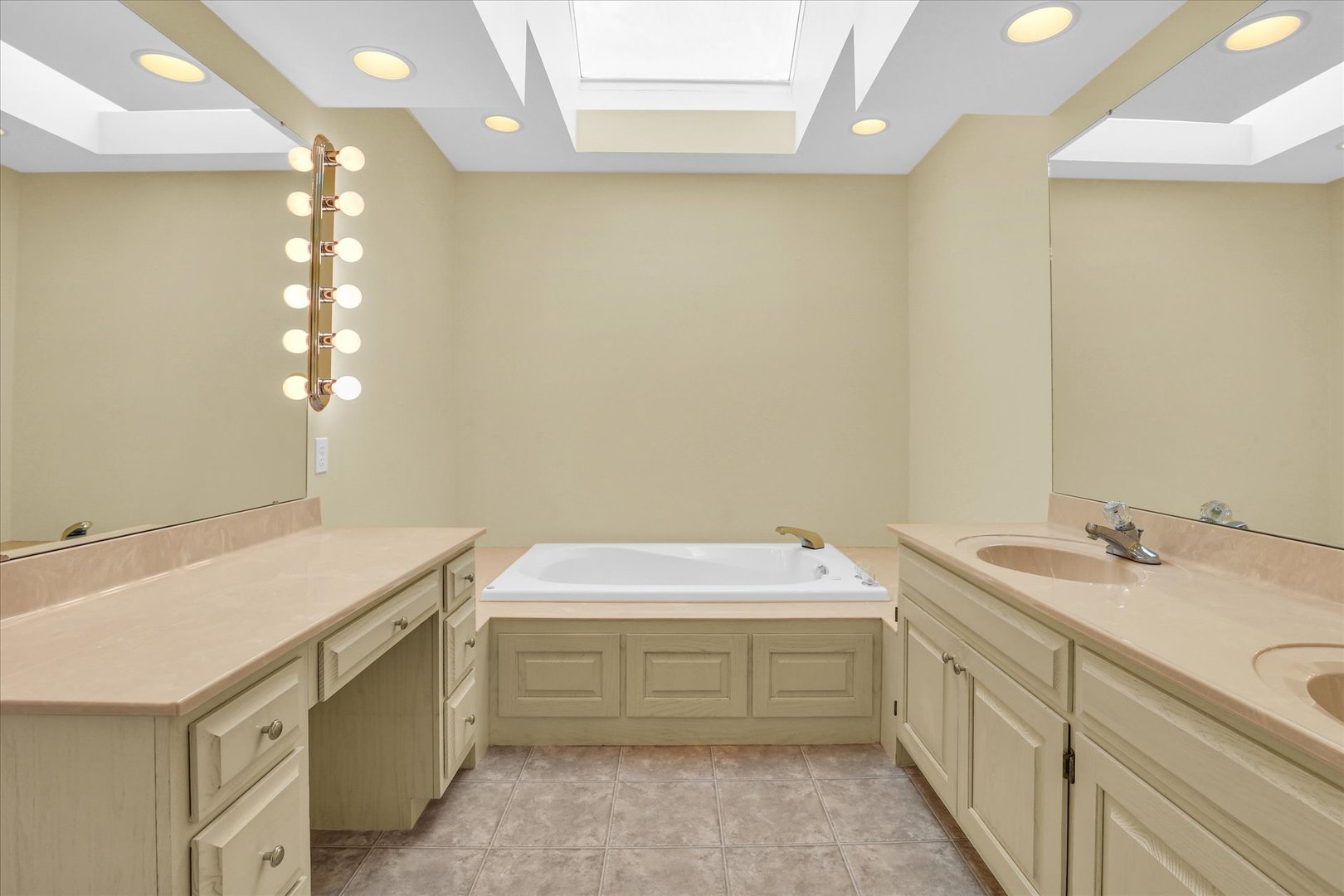Property photo 35