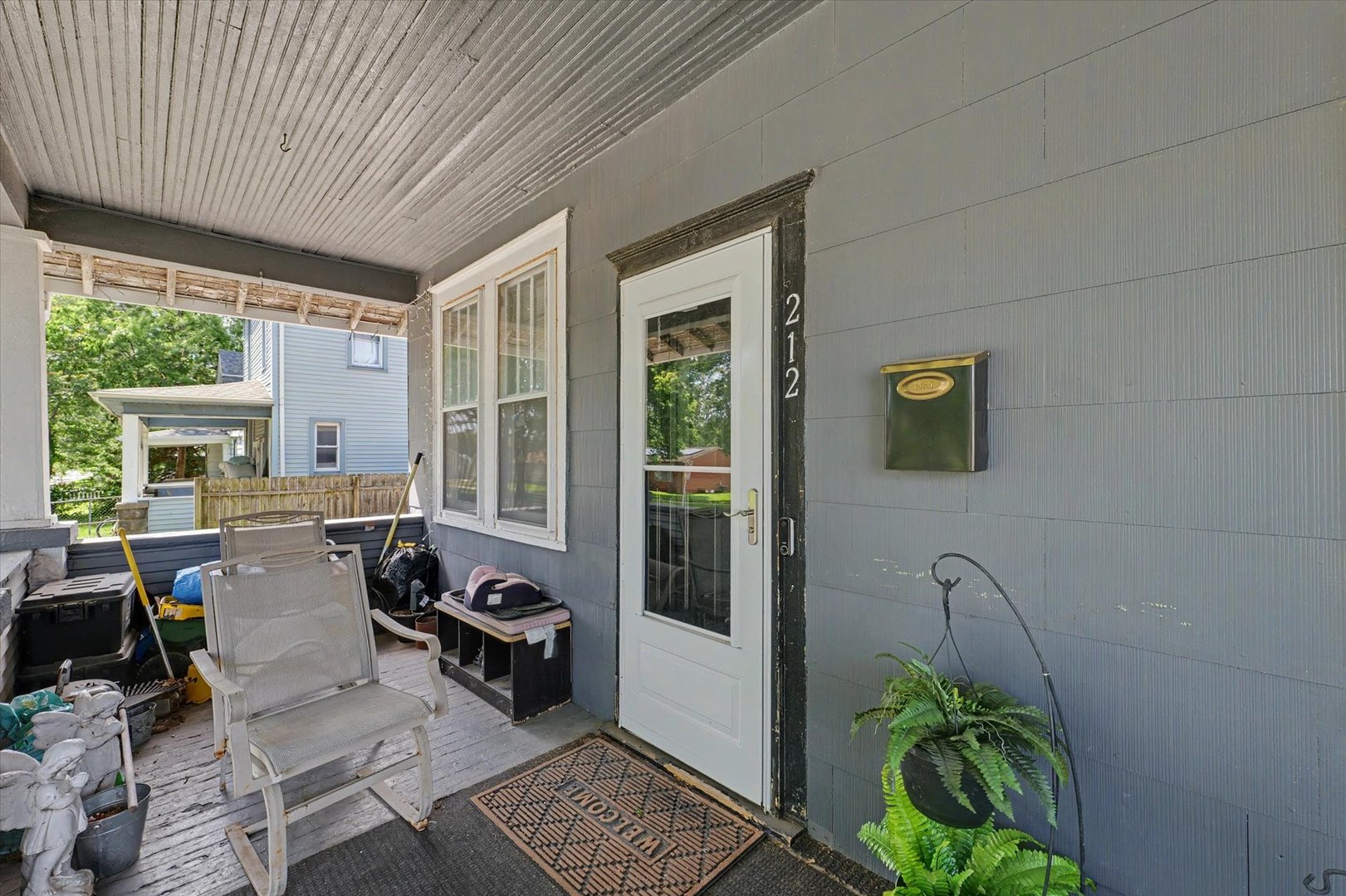 Photo 4 of 212 E Hill Street